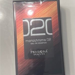Monochrome 02 essence Pendora Scents